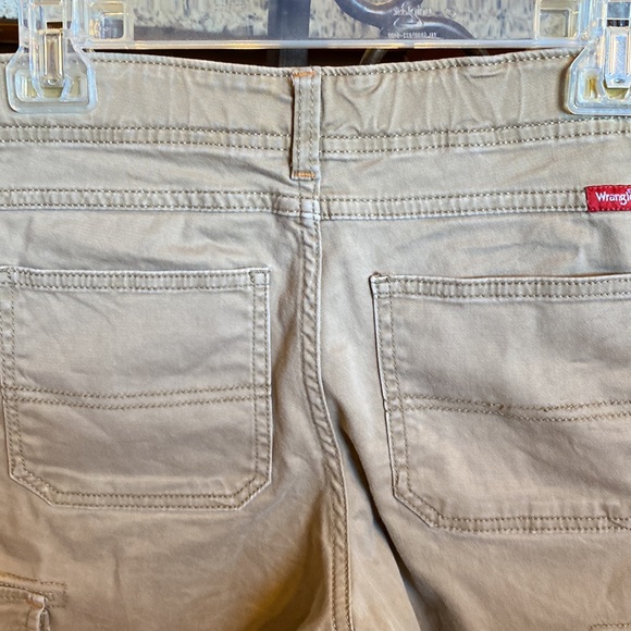 Boys Wrangler shorts - Picture 3 of 4
